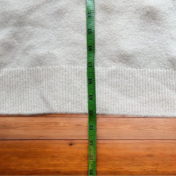 MADEWELL Bobble Dashwood V-Neck Sweater in Coziest Yarn - XS - Vanilla Girl Core - Picture 15 of 17